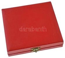 1985. "Józsefvárosi Takarékpénztár" egyoldalas bronz emlékérem eredeti tokban (70mm) T:AU