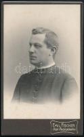 1907 Pap portréja, keményhátú fotó Emil Fischer nagyszombati műterméből, 10,5×6,5 cm