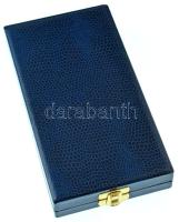 2004. "Békefenntartásért Szolgálati Jel" ezüstözött fém kitüntetés mellszalaggal, dísztokb...