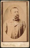 cca 1880 Férfiportré, keményhátú fotó Barabás Bódog budapesti műterméből, 10,5×6,5 cm