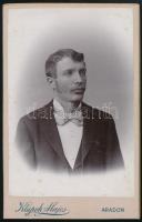 cca 1890 Férfiportré, keményhátú fotó Klapok Alajos aradi műterméből, 10,5×6,5 cm