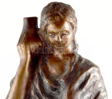 Dien Gizella (1906-2010): Nő korsóval. Jelzett, bronz, m: 44,5 cm