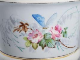 Virágmintás porcelán kaspó, kopott, d:16,5 cm, m: 15 cm