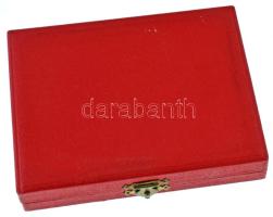 1970 k. "Nemzeti Sportuszoda" részben festett Al plakett, hátoldalán névre szóló gravírozá...