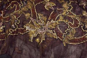 Gazdagon gyöngyfűzéses áttetsző női blúz