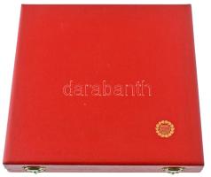 1989. "KIOSZ (Kisiparosok Országos Szövetsége) Kiváló szervezeti munkáért II" egyoldalas, ...