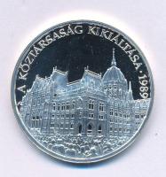 Fritz Mihály (1947- ) DN "A Köztársaság kikiáltása 1989 / Magyarország Történelme" Ag emlékérem kapszulában (15g/0.500/34mm) T:PP