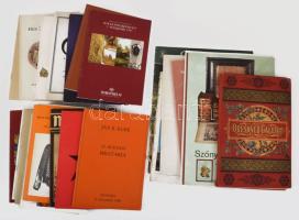 Vegyes árverési katalógus tétel: korai 90es évek magyar árverései, külföldi, benne több militária, telefonkártya is.