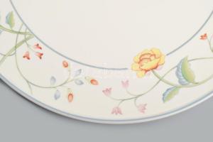 Villeroy &amp; Boch "Albertina" tortatál. Jelzett, hibátlan, d: 32,5 cm