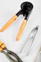 5 darab retro és régi diótörő, h: 18 cm alatt