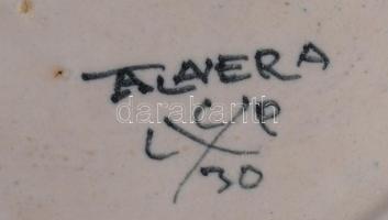 Talavera de la Reina pottery dísztál. Jelzett, minimális mázhibával, d: 26,5 cm