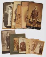 Vegyes keményhátú fotó tétel, közte katonaportrék, párok, női és férfi portrék, összesen 15 db, különféle műtermekből (Exner Gyula, Pécs; Gévay Béla, Bp.; Uher Ödön, Nagykanizsa; Langsfeld Mór, Kaposvár; stb.), változó méretben és állapotban