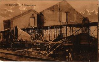 Brassó, Kronstadt, Brasov; Brassó felszabadítása, a lerombolt vasútállomás, pályaudvar / Die Befreiung Kronstadts, am Bahnhof / entry of the German troops, at the destroyed railway station (EK)