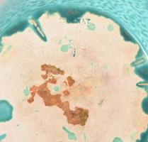 cca 1885 Zsolnay aszkosz. Korongozott és kézzel formált, plasztikus elemekkel díszített porcelánfaja...