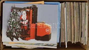 Kb. 750 db MODERN üdvözlőlap két dobozba rendezve: ünnepek, művészet, reklám, néhány dísztávirat, kö...