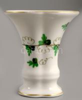 Herendi petrezselyemlevél mintás kisváza. Jelzett, hibátlan, m: 7 cm