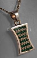 Ezüst (Ag) briós nyaklánc zöld-fehér köves medállal, jelzett, h: 53 cm, 2,8×1,3 cm, bruttó: 9,3 g