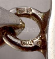 Ezüst (Ag) briós nyaklánc zöld-fehér köves medállal, jelzett, h: 53 cm, 2,8×1,3 cm, bruttó: 9,3 g