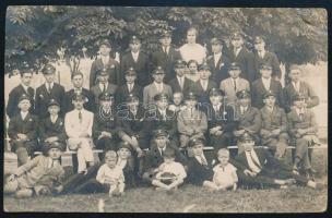 ca 1928 Erdész növendékek, aláírt fotólap 14x9 cm