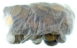 Vegyes, magyar és külföldi érmetétel mintegy ~1kg súlyban, közte egzotikus érmék T:vegyes Mixed, Hungarian and foreign coin lot, within exotic coins (~1kg) C:mixed