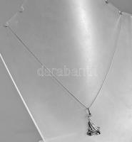 Ezüst (Ag) kígyó nyaklánc vitorlás medállal, jelzett, h: 49 cm, 2,6×1,5 cm, nettó: 3 g