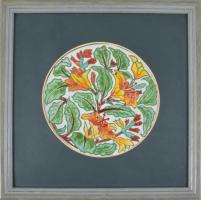 Szendrei Judit (?-): Virágcsokor. Tűzzománc, jelzett, hátoldalán feliratozott. Fa keretben, d:14 cm