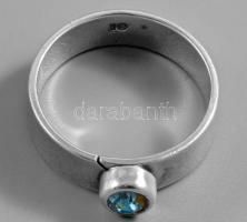 Ezüst (Ag) kék köves gyűrű, jelzett, méret: 59, bruttó: 4,7 g