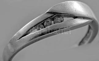 Ezüst (Ag) háromköves gyűrű, jelzett, méret: 62, bruttó: 2,4 g