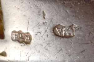 Ezüst (Ag) mintás gyűrű, jelzett, méret: 62, 66, nettó: 5,8 g