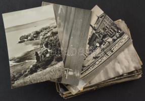 Kb. 100 db MODERN főleg fekete-fehér magyar város képeslap / Cca. 100 MODERN mainly black and white Hungarian town-view postcards