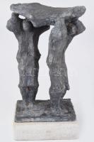 Feloldatlan jelzéssel: Cipekedők. Ónbronz, márvány talapzaton, m: 36 cm /// KIZÁRÓLAG SZEMÉLYES ÁTVÉTEL, NEM POSTÁZZUK! / ONLY PERSONAL COLLECTION AT OUR OFFICE