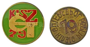 DN (1970 k) "79. Építőtábor - Kiváló Brigád" műgyantás bronz lemezjelvény (36,5mm) + "KISZ ét 79" műgyantás bronz lemezjelvény (40mm) T:VF, műgyanta lekopott