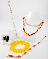 4 darab bizsu ékszer, retro bonbonos dobozban