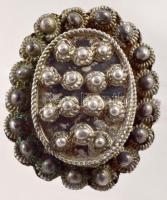 Ezüst (Ag) gyűrű filigrán díszítéssel, jelzés nélkül, m: 56, nettó 6,9g