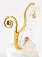 Kriski Zoltán (1957-2015) ötvösművész: Karperec. Galvanizált réz, jelzés nélkül, 7x5 cm