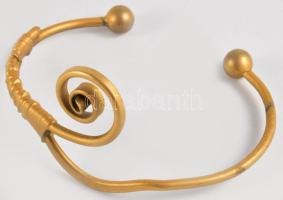 Kriski Zoltán (1957-2015) ötvösművész: Karperec. Galvanizált réz, jelzés nélkül, 7x5 cm