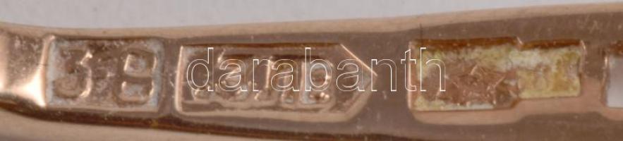 cca 1955 14K Arany (Au) fülbevaló pár, ezüst (Ag) foglalatos markazit berakással, jelzett, bruttó 3g