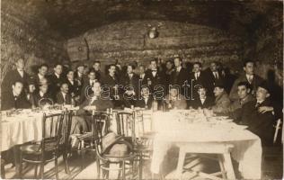 1922 Budapest XXII. Budafok, Pollak pince, belső italozó férfiakkal. photo