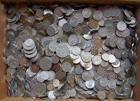 2kg vegyes világpénz T:vegyes