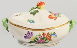 Herendi virágmintás fedeles kínáló, inda fülekkel és eperfogóval. Jelzett, kézzel festett, hibátlan, 18x11 cm