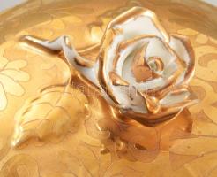 Koszorúsné aranyozott bonbonier. Jelzett, d: 13 cm, m: 11,5 cm