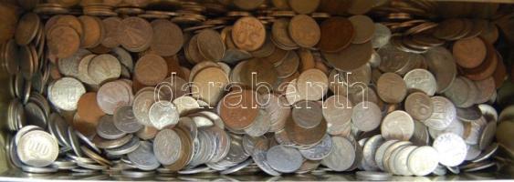 2kg vegyes világpénz T:vegyes