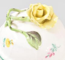 Óherendi bécsirózsás mokkás / kávés készlet. Jelzett, rózsafogó sérült, cukortartó hiánnyal, egyik c...