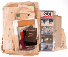 Vegyes papírrégiség tétel, benne nyomtatványok, okmányok, néhány régi okmánybélyges irat némi filatélia