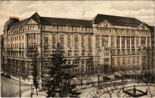 Budapest V. Magyar Általános Hitelbank télen, automobilok. József nádor tér 2-4. (EK)