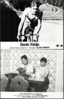 cca 1989 előtt készült, 23 különböző film egy-egy jelenete, 23 db vintage produkciós filmfotó (vitrinfotó, lobbyfotó) ezüst zselatinos fotópapíron, a használatból eredő (esetleges) kisebb hibákkal, 18x24 cm