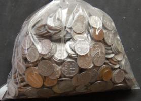 1,88kg vegyes világpénz T:vegyes