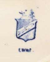 Fischer Ignác "Emma" mintás talpas kínáló. Jelzett, sérüléssel, 23,5 cm, m: 13 cm