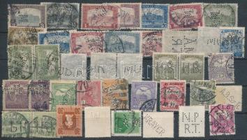 40 db céglyukasztásos bélyeg, közte párok is stecklapon