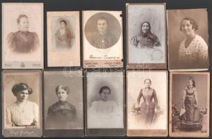 10 db hölgyeket ábrázoló vizitkártya, különféle műtermekből (közte Rásky Imre, Diósgyőr-Vasgyár; Pap...